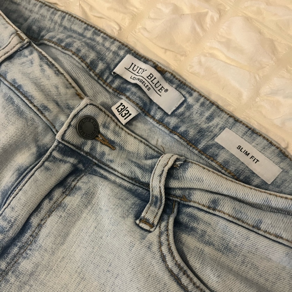 JUDY BLUE, EUC, no distressing